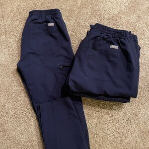 5 pairs of Figs Women's scrubs in Navy xs skinny